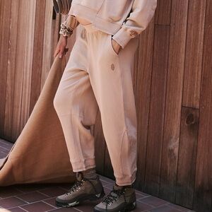 NWT FP Movement x Hatch Sand Intercept Loose Sweat Pants Size Large